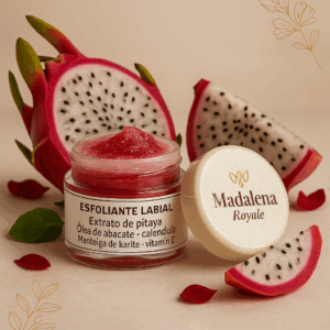 "Esfoliante Labial – Madalena Royale": "Delicada esfoliação para lábios irresistivelmente suaves e macios, com um aroma delicioso que desperta os sentidos."